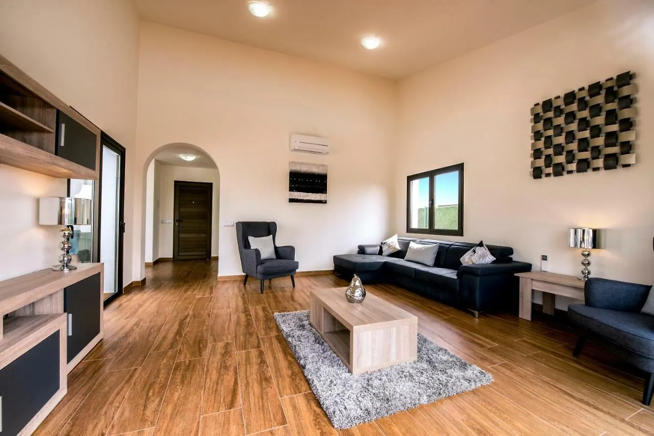 5 Star Luxury Villa, Private Heated Pool, Golf & Sea Views. Caleta De Fuste